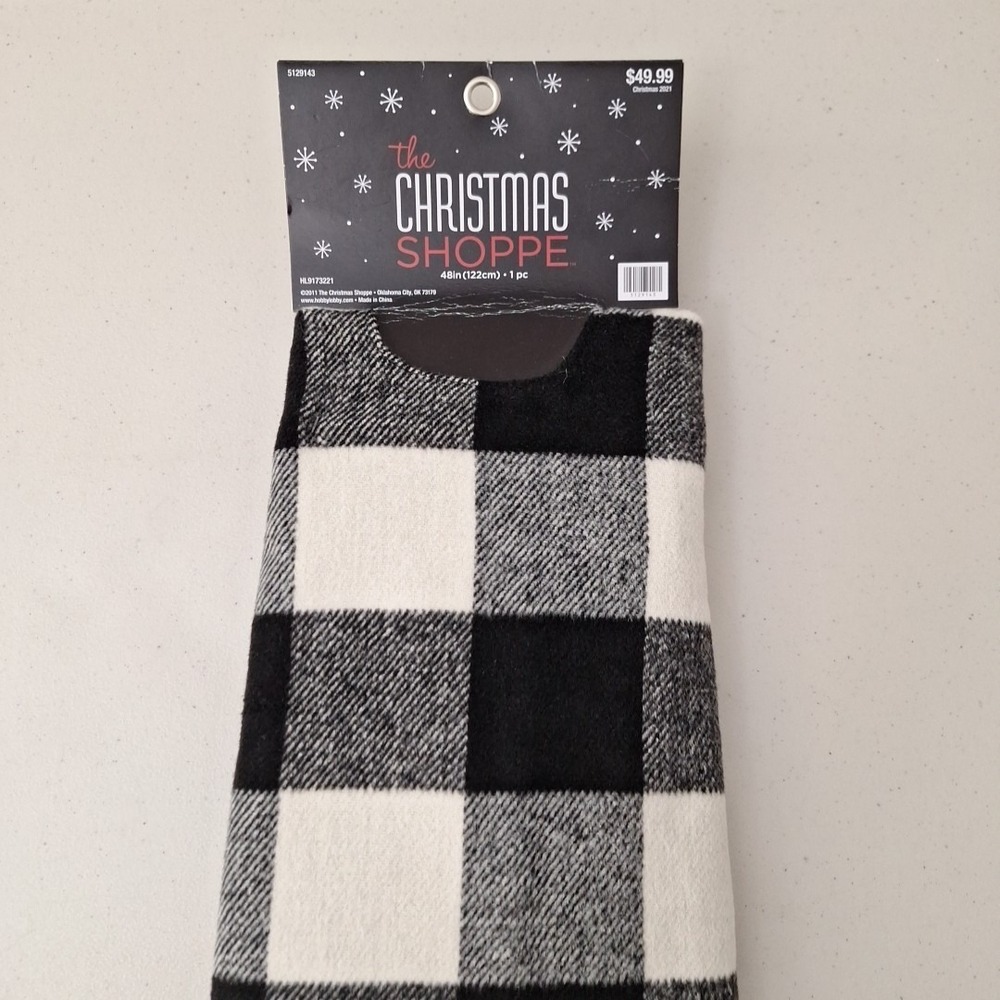 The Christmas Shoppe Tree Skirt Black and White‎ Buffalo Plaid 48"  NEW - Picture 3 of 9